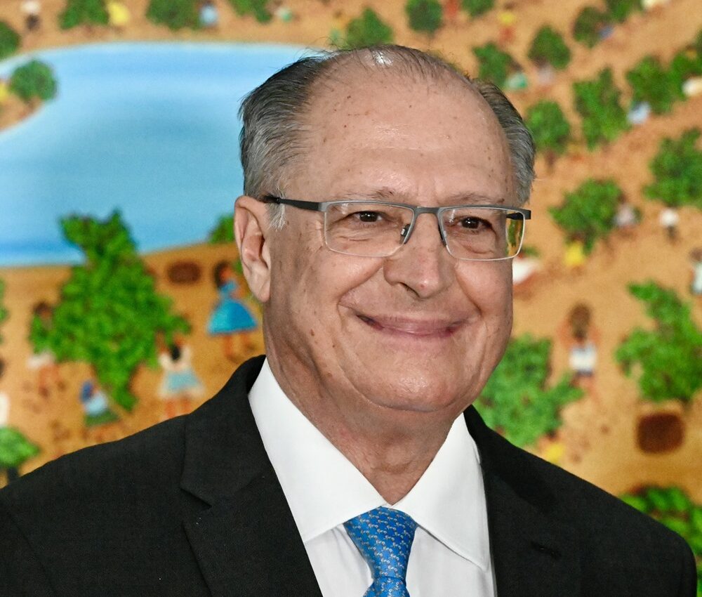 Geraldo Alckmin sentou ao lado de líder do Hamas assassinado na terça-feira
