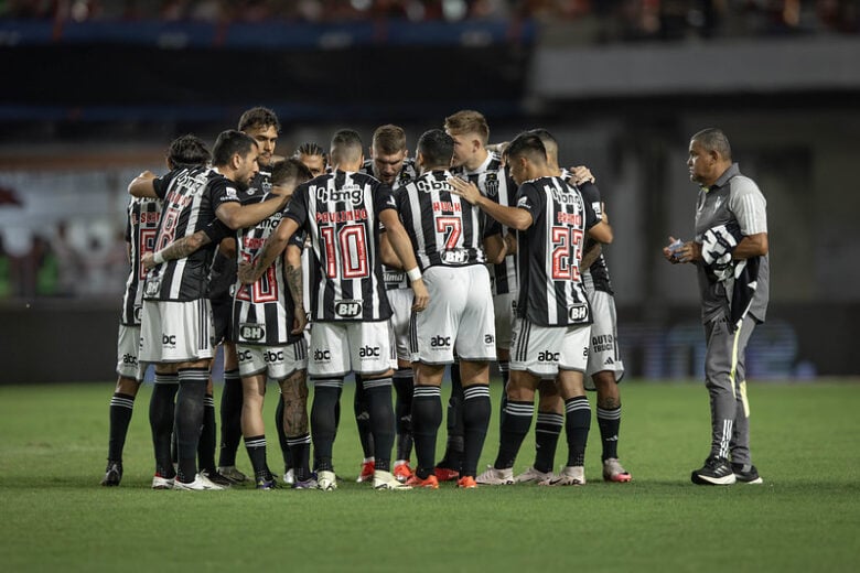 Atlético recebe CRB pelo jogo de volta da Copa do Brasil nesta quarta; Rádio Caraça transmite