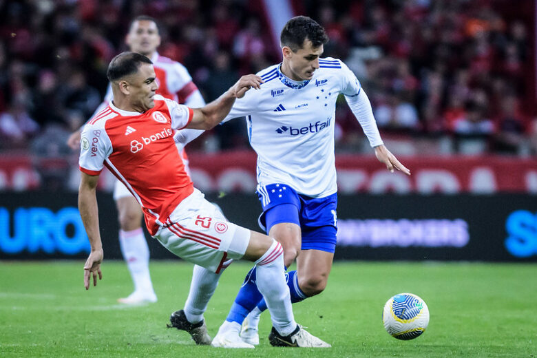 Focado em retomar as vitórias, Cruzeiro recebe o Internacional no Mineirão; Caraça FM transmite o duelo ao vivo