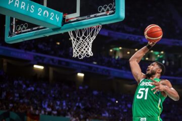 Brasil derrota Japão no basquete e “seca” rivais de outros grupos na Olimpíada