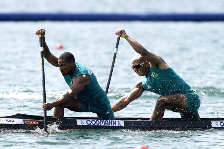 Isaquias Queiroz e Jacky Godmann ficam em 8º no C2 500 metros da canoagem velocidade em Paris