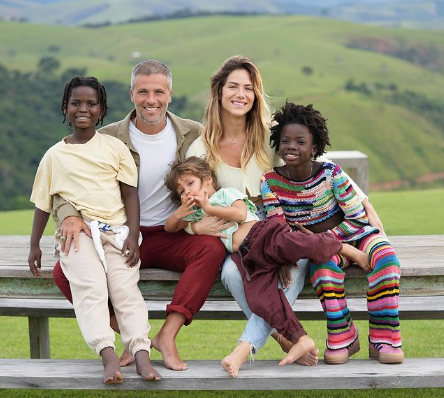 Justiça condena influenciadora a 8 anos de prisão por racismo contra filha de Bruno Gagliasso e Giovanna Ewbank