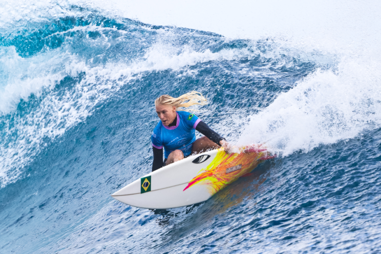 Tati Weston-Webb e Ítalo Ferreira se garantem no WSL Finals