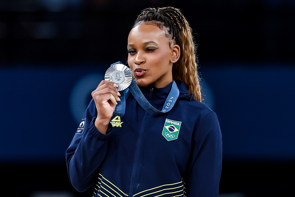 Rebeca Andrade ganha prata no salto e faz história em Paris 2024