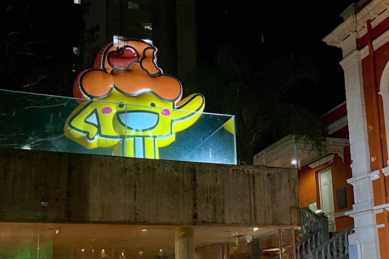 Arte urbana: Museu Mineiro recebe celebração dos 15 anos do Bolinho, personagem icônico criado por itabirana