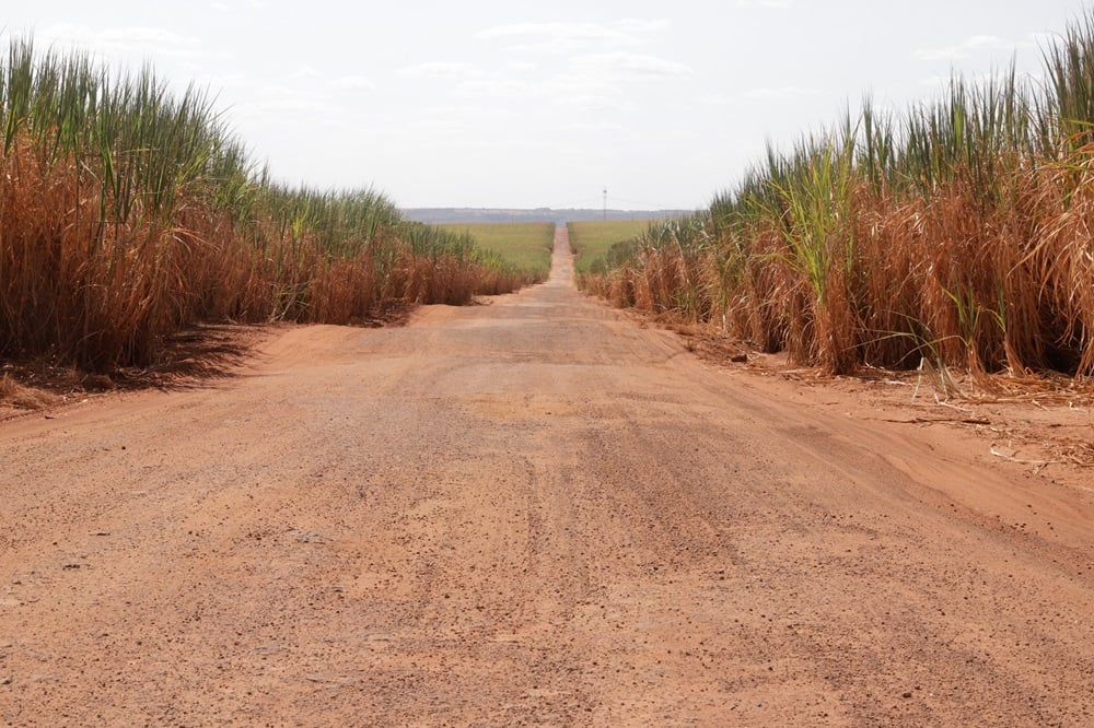 Retomada a pavimentação da MGC-455, entre Uberlândia e Campo Florido