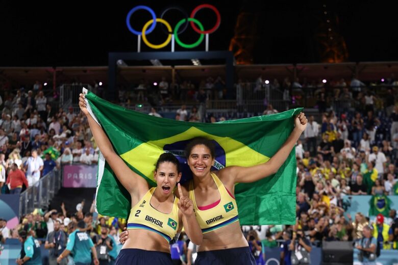 Ana Patrícia e Duda conquistam o ouro e recolocam vôlei de praia brasileiro no topo em Paris