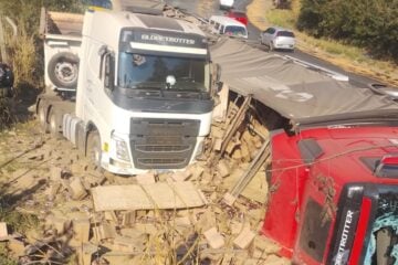 Batida entre duas carretas causa congestionamento na BR-381, em Santa Luzia