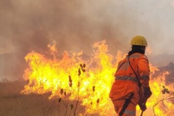 Incêndio no Santuário do Caraça chega ao 12º dia e bombeiros seguem no combate às chamas