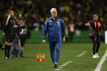 Brasil enfrenta Paraguai nesta terça-feira em 10º jogo de Dorival como técnico da Seleção