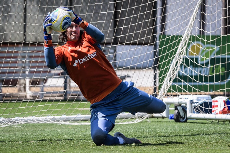 Cruzeiro e São Paulo se enfrentam no Mineirão neste domingo; Rádio Caraça transmite a partida