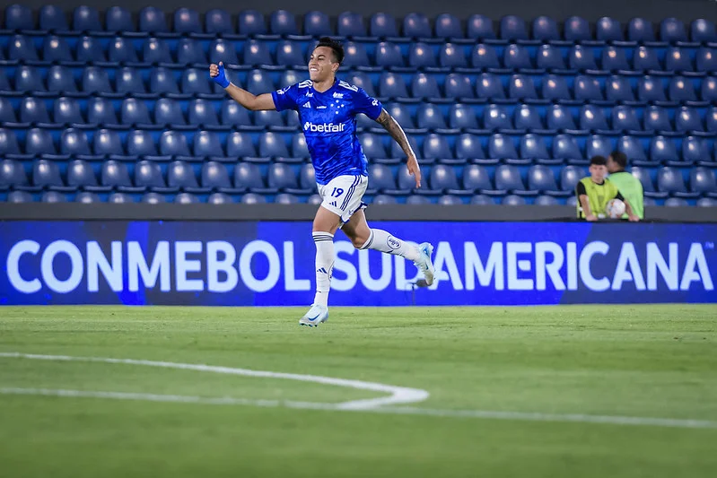 Cruzeiro supera Libertad no Paraguai e sai na frente nas semifinais da Copa Sul-Americana; assista aos gol