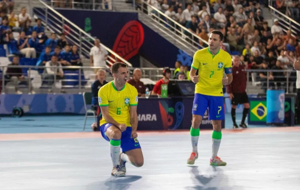 Brasil faz 10 a 0 em Cuba na estreia da Copa do Mundo de Futsal