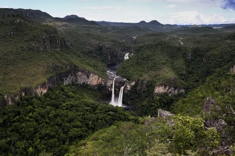 Parque Nacional da Chapada dos Veadeiros é fechado devido a novo incêndio florestal