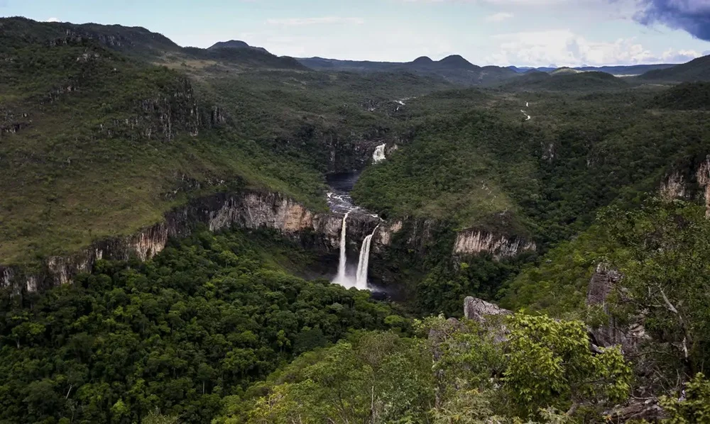 Parque Nacional da Chapada dos Veadeiros é fechado devido a novo incêndio florestal