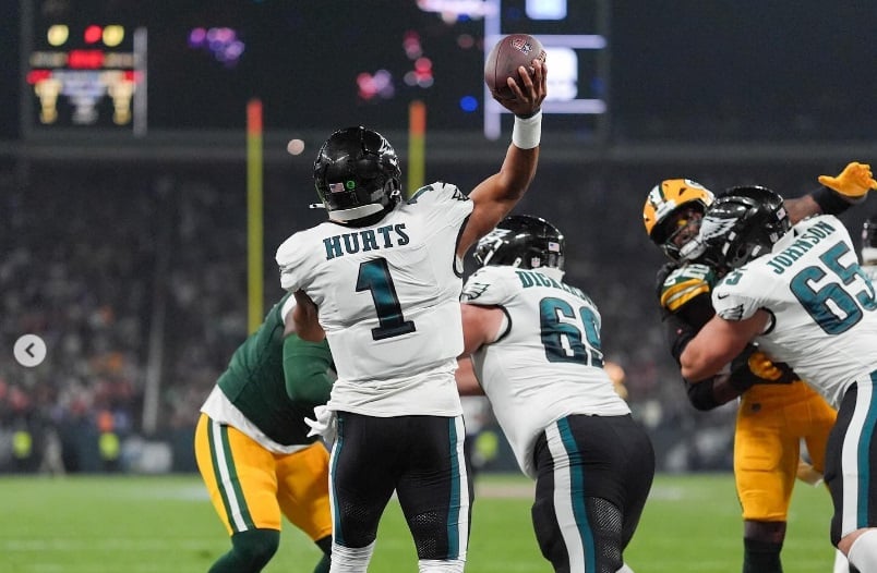 NFL no Brasil: Eagles têm brilho de Saquon Barkley e vencem Packers em 'tiroteio' ofensivo