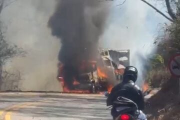 Incêndio em caminhão interdita a Estrada do Forninho entre João Monlevade e Itabira