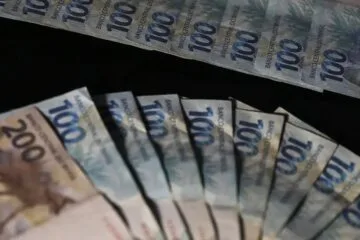 Rombo nos cofres públicos chega a R$105,2 bilhões em nove meses