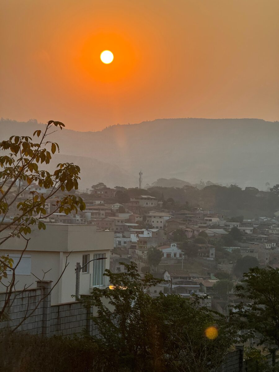 Previsão do tempo: sábado de clima seco e com temperaturas próximas dos 35º