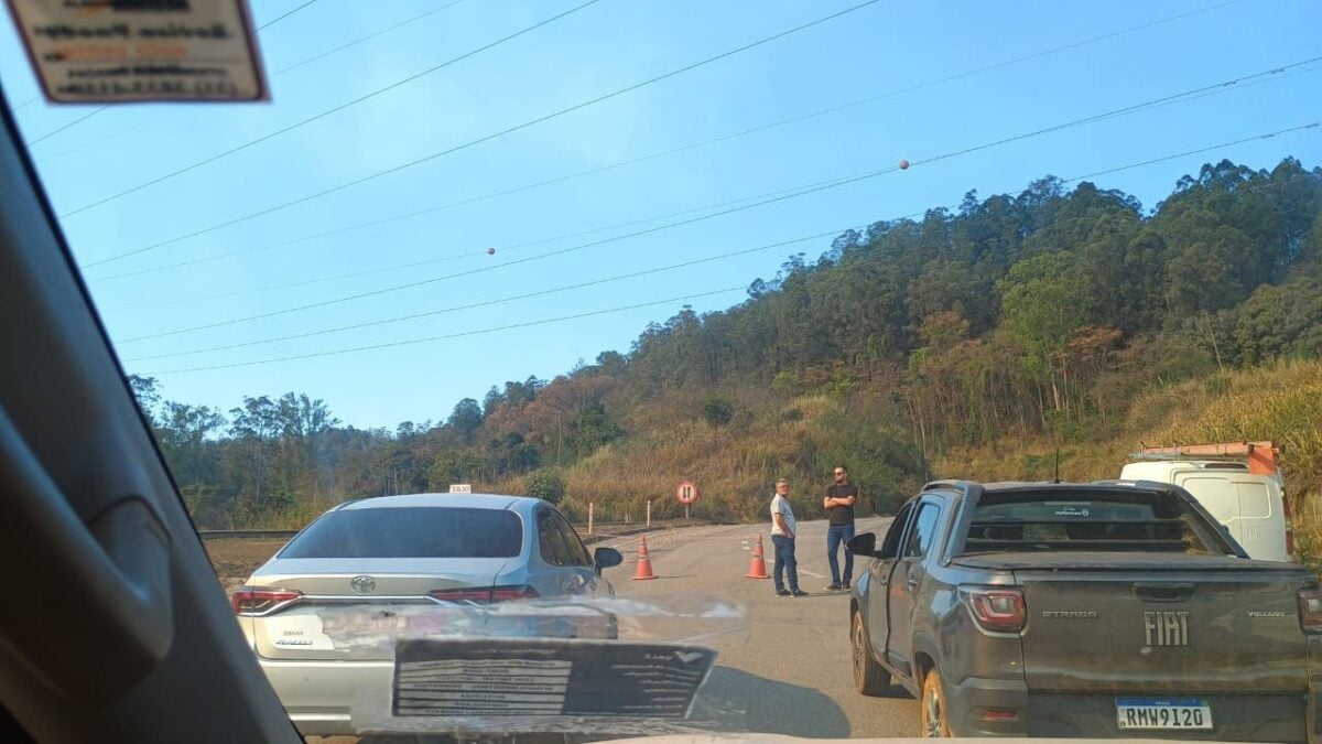 Estrada do Forninho: trânsito segue interditado na saída de João Monlevade para Itabira