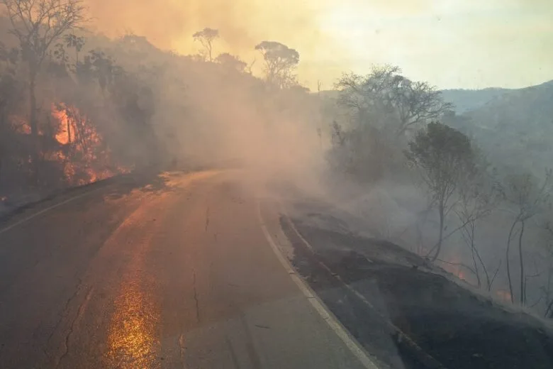 Incêndio na Serra da Piedade chega ao 5º dia consecutivo