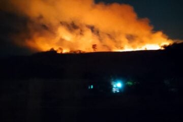 Incêndio de grandes proporções atinge o Barreiro, em Itabira