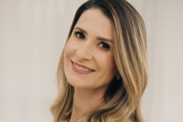 Itabirana Daniela Brunelli promove sessão de autógrafos e lançamento de livro no Flitabira