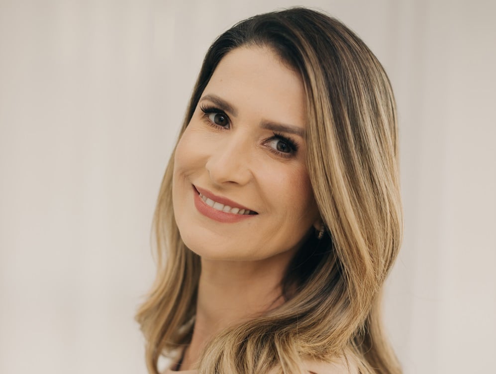 Livro da psicoterapeuta itabirana Daniela Brunelli será lançado na Bienal Internacional de São Paulo