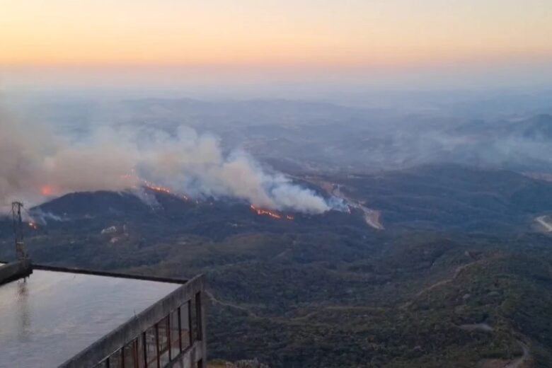 Incêndio atinge vegetação no entorno da Serra da Piedade