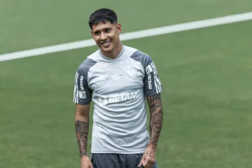 Zaracho é relacionado contra o River e Atlético-MG trocará gramado para final da Copa do Brasil