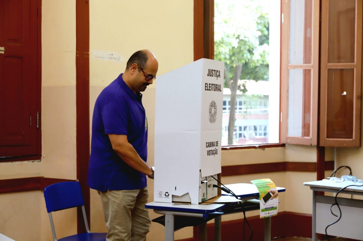 Vice-governador de Minas revela voto a favor para mudança da bandeira de BH