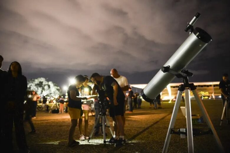 Cometa que passará perto da Terra poderá ser visto no Brasil