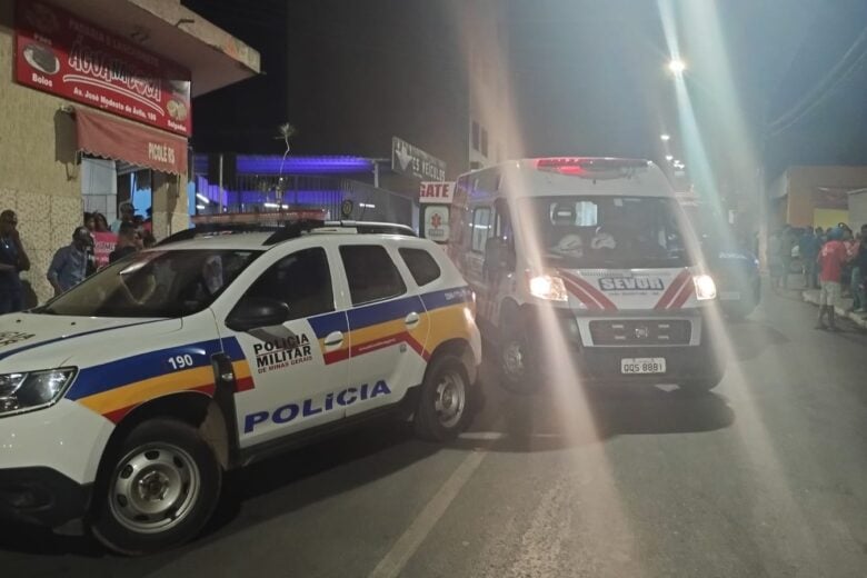 Ciclista é arremessado após colisão com carro em Bela Vista de Minas