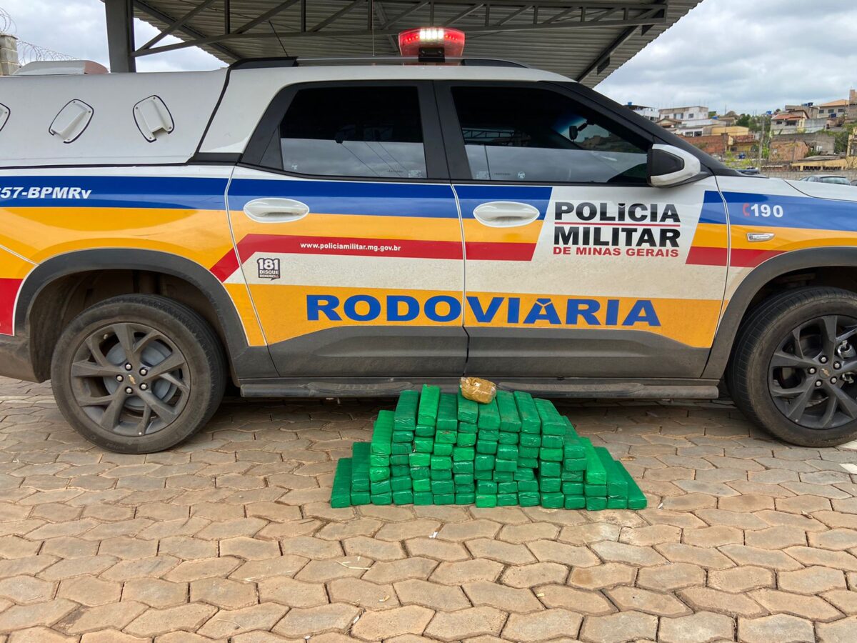 Homem é preso com 75 barras de maconha na MGC-120 em Itabira