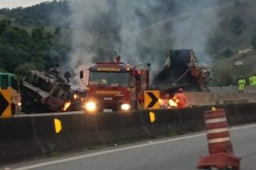 Carreta pega fogo na BR-381 e causa grande congestionamento em Cambuí, Sul de Minas