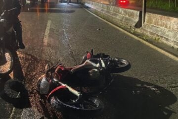 Motoqueiro atropela pedestre com sintomas de embriaguez