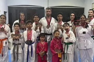 Atletas de João Monlevade conquistam 40 medalhas em campeonato regional Taekwondo