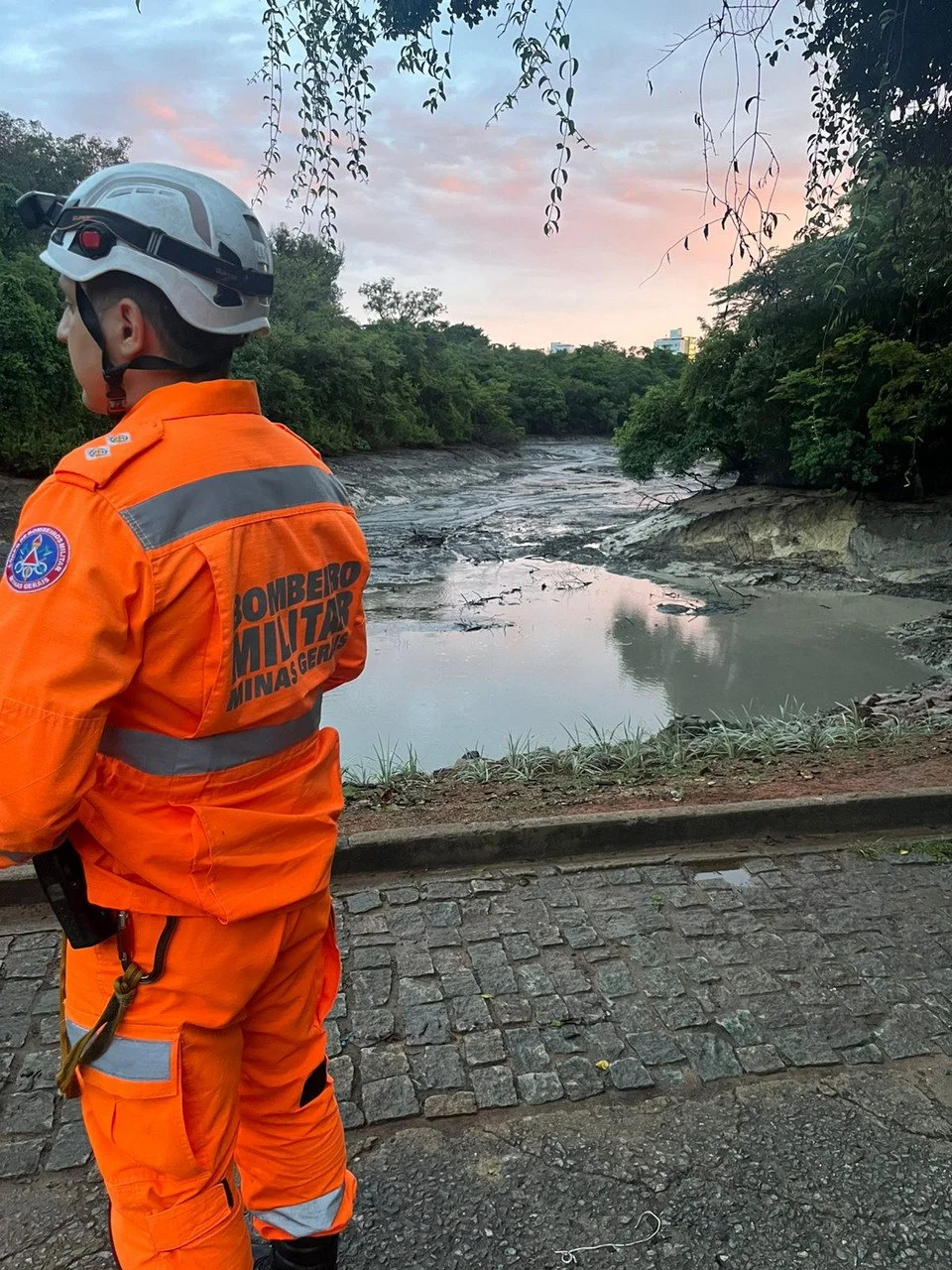 Prefeitura de BH contrata consultor para descobrir causa de rompimento de lagoa do Nado