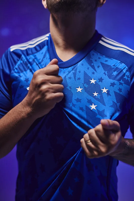 Cruzeiro anuncia renovação de contrato com a Adidas; saiba mais