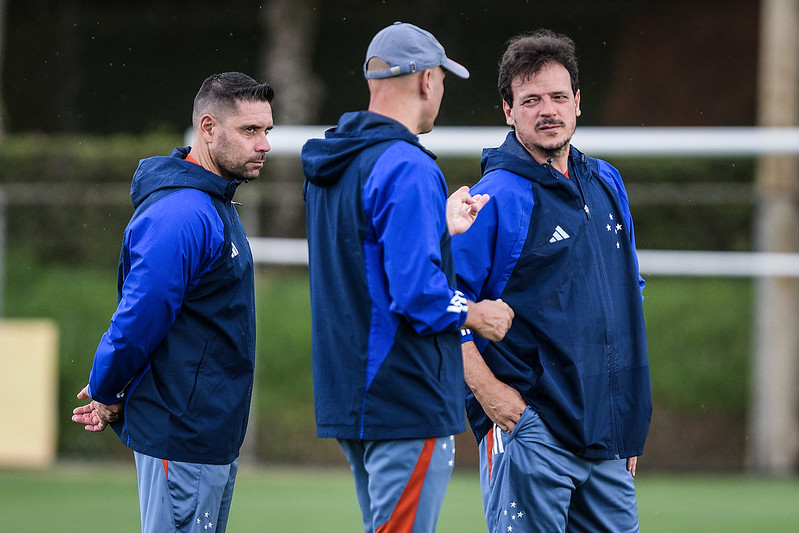 Cruzeiro e Criciúma se enfrentam no Mineirão em busca de reabilitação no Brasileirão; Rádio Caraça transmite a partida