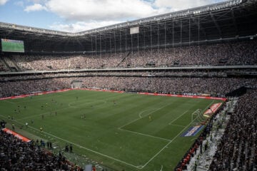 CEO diz que Atlético deve instalar vidros na Arena MRV para impedir acesso da torcida ao gramado