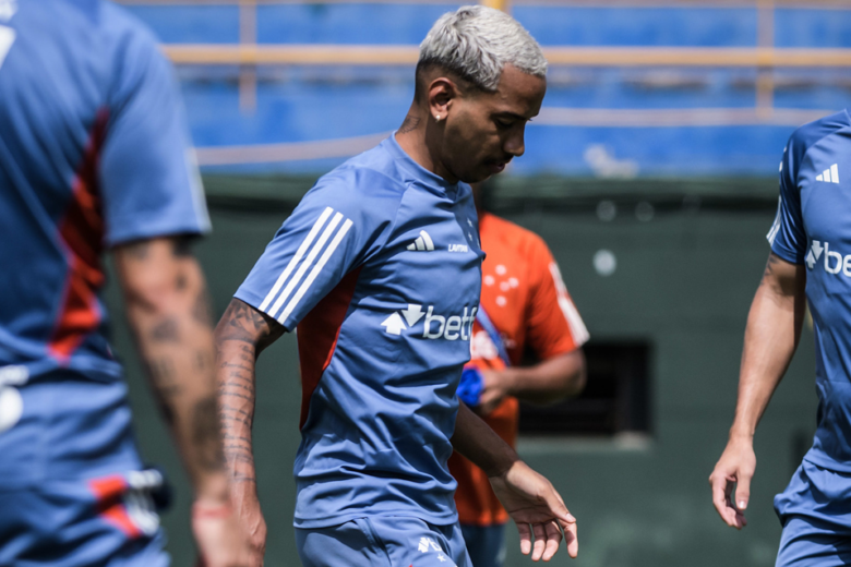 Cruzeiro enfrenta Racing na final da Sul-Americana em busca de título inédito; Rádio Caraça transmite a partida