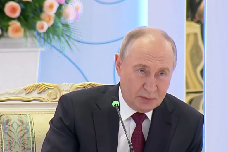 “Pode transformar tudo em pó”, diz Putin sobre novo míssil russo