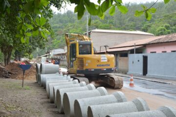 Prefeitura de João Monlevade promove obras de drenagem e pavimentação para evitar problemas com inundações na temporada de chuvas