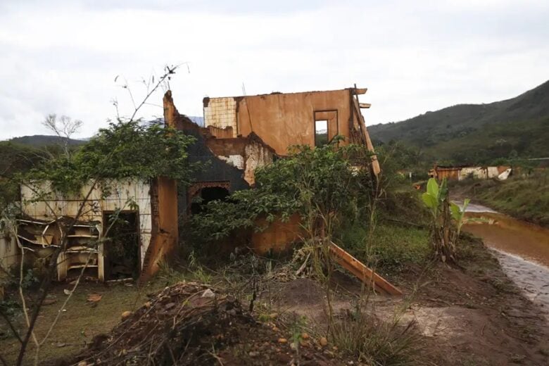 Tragédia de Mariana: vítimas da lama da Samarco vão ao STF contra cláusulas de novo acordo