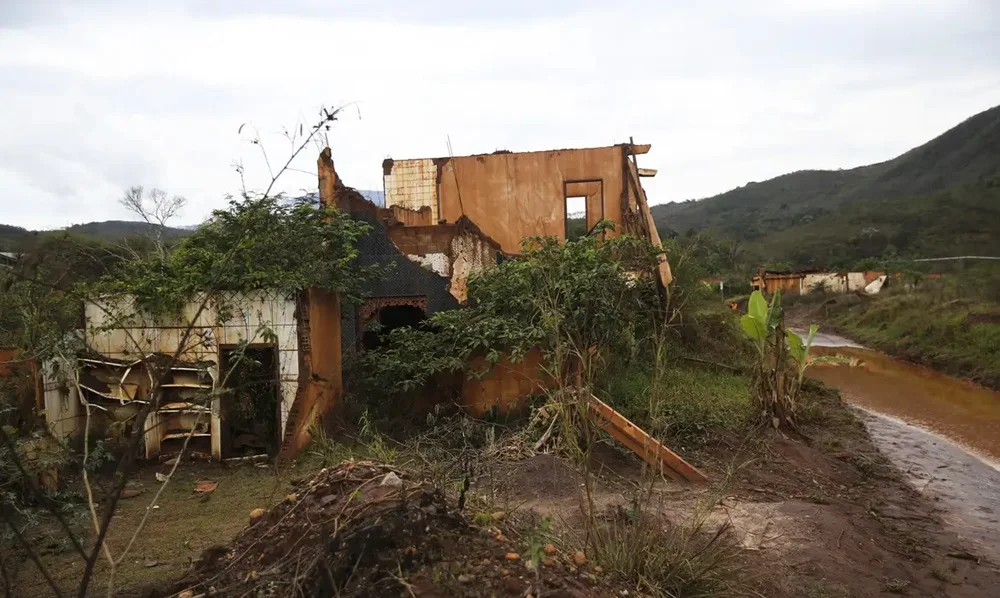 Tragédia de Mariana: vítimas da lama da Samarco vão ao STF contra cláusulas de novo acordo