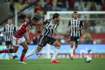 David Luiz perde pênalti e Flamengo empata com o Atlético pelo Brasileirão; assista aos melhores momentos