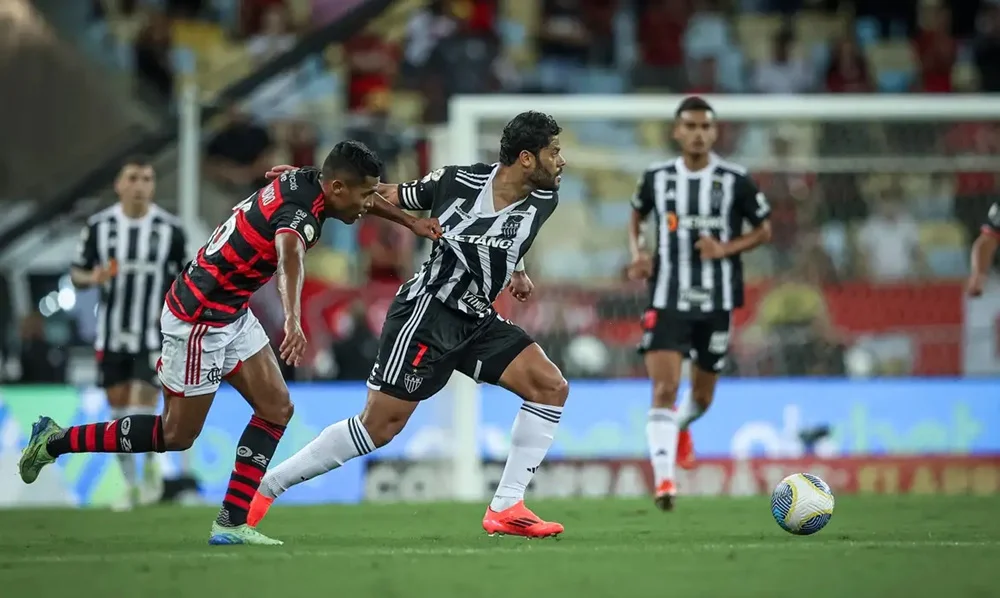 David Luiz perde pênalti e Flamengo empata com o Atlético pelo Brasileirão; assista aos melhores momentos