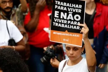 Manifestantes pedem fim da escala de trabalho 6×1 em protestos pelo País