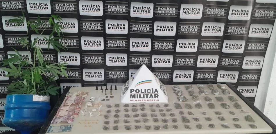 Polícia Militar apreende cocaína, crack e maconha em João Monlevade